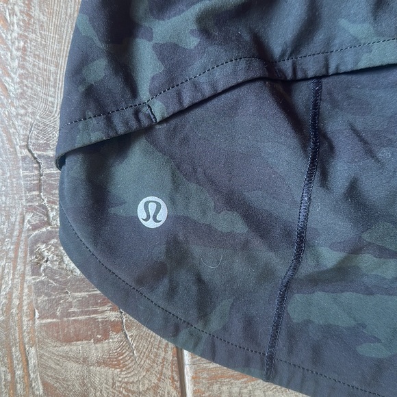 Lululemon Speed Up Low-Rise lined Shorts 2.5 inch - Picture 3 of 4